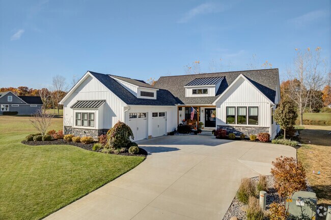 Modern ranch-style homes in Vandercook Lake offer comfort and style for families.