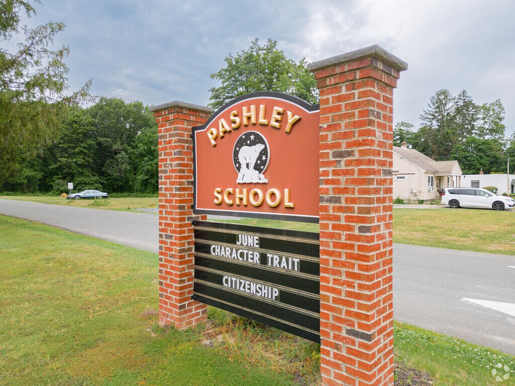 Pashley Elementary School sign is one residents cannot miss. It's bold and bright.