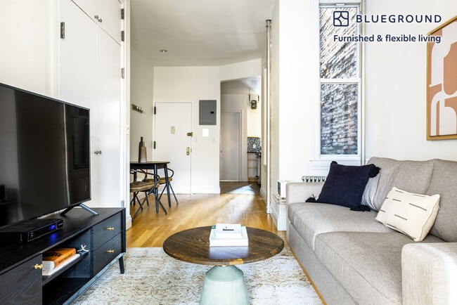 72 Charles St unit FL3-ID490, New York, NY 10014 - photo 2