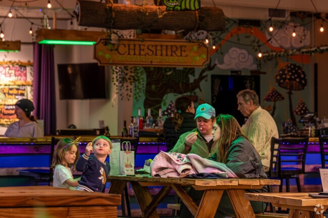 Creekside Market and Tap is a great place for families in Elkins Park.
