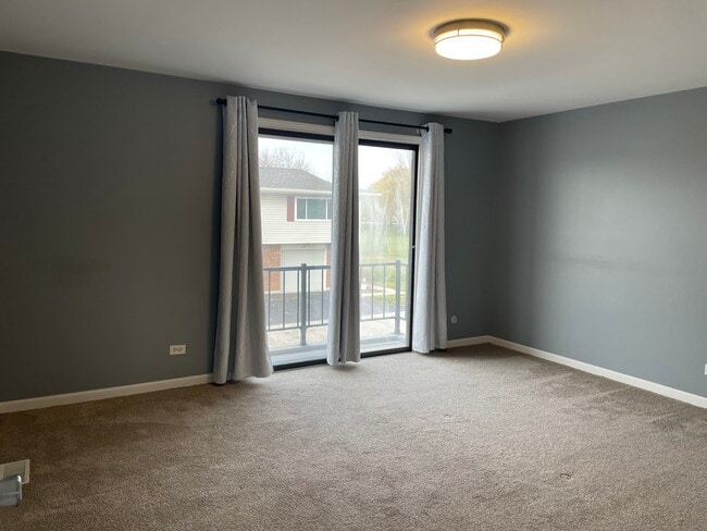 225 Barcliffe Ln, Schaumburg, IL 60194 - photo 5