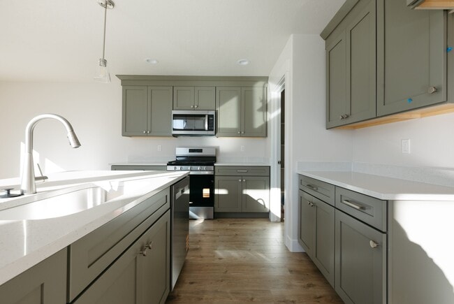 2871 N Purpletop Ln, Saratoga Springs, UT 84045 - photo 2