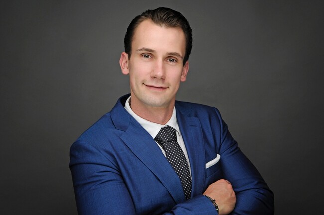 Agent Photo