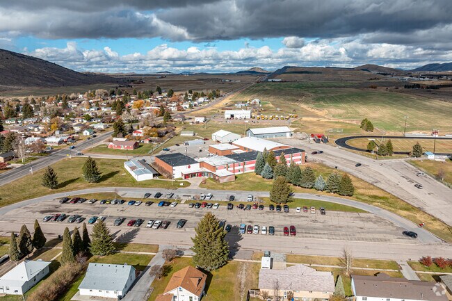 Soda Springs High School supports growth, goals, and success.