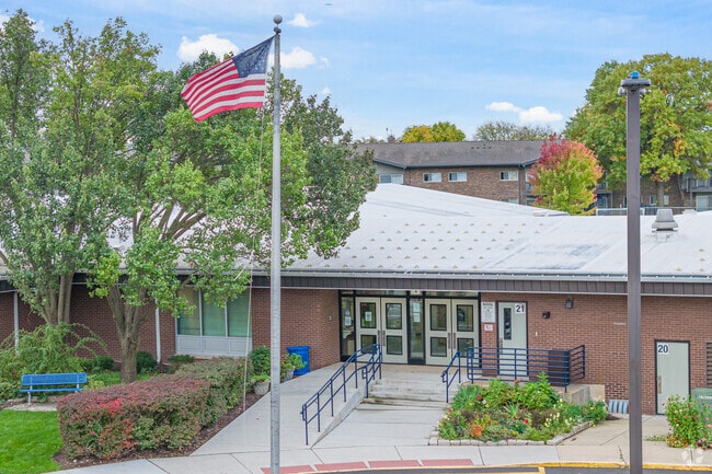 Anne M. Jeans Elementary School in Willowbrook, IL holds a C+ rating from Niche.