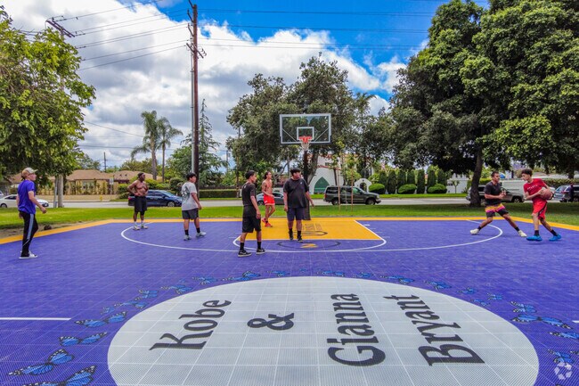 Pearson Park basketball court honors Kobe and Gianna Bryant in The Colony.