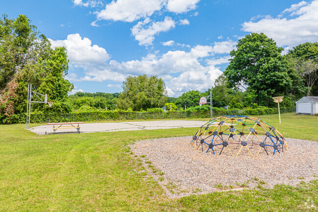 Students enjoy Niantic Center School for it's open recess area.