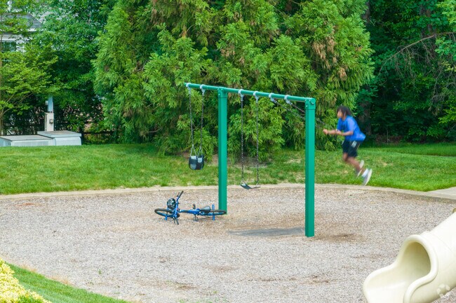 Lee's Hill offers playgrounds, trails, parks, and golf for active lifestyles.