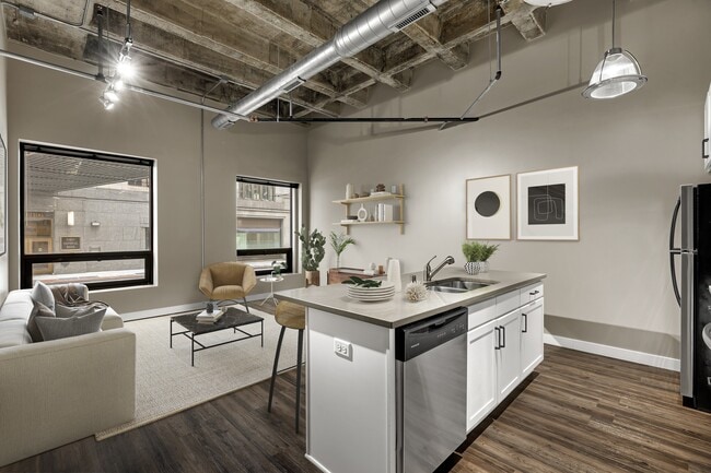 Kellogg Square, Saint Paul, MN 55101 - photo 2