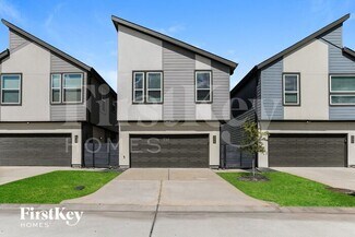 333 N Centro Cir, Shenandoah, TX 77385