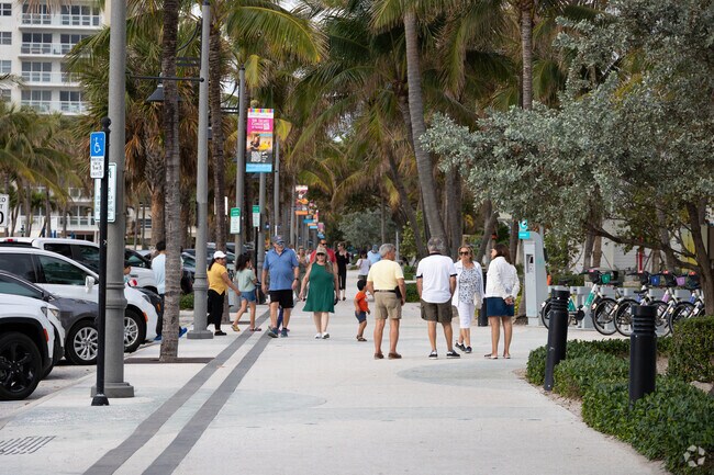 Spacious board walk and sandy beaches are waiting for you in the nearby Pompano Beach.