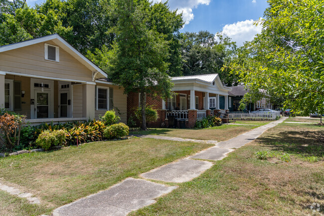 Home values in East Highlands can range from the low $100s to the upper $250s.