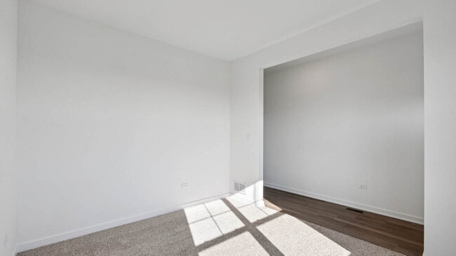 2570 Santa fe Dr, Pingree Grove, IL 60140 - photo 3