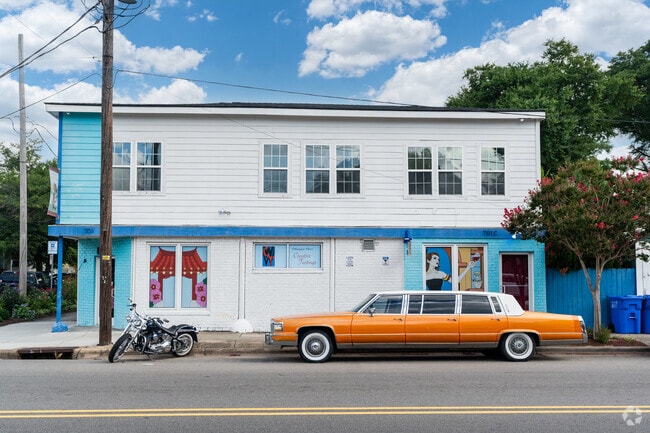 Dry Pond South is an artistic and eclectic neighborhood.