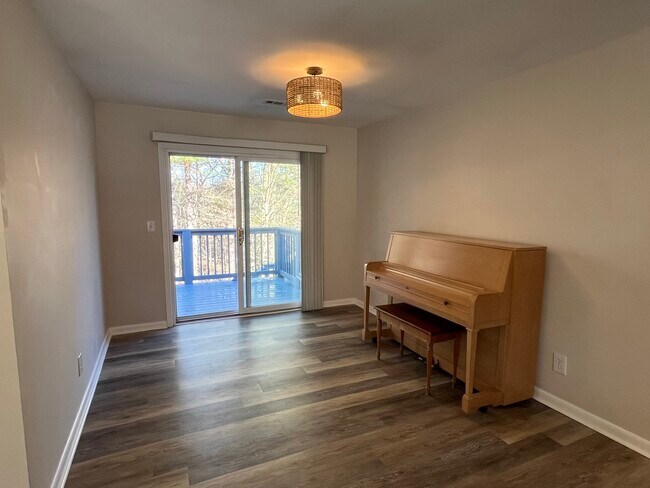 575 Riverview Heights St unit A - 575 Riverview He, Franklin, NC 28734 - photo 4