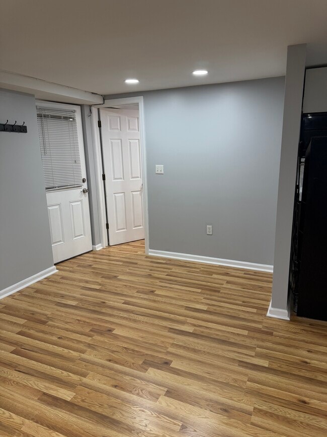 2245 Jones Rd, Fort Lee, NJ 07024 - photo 4