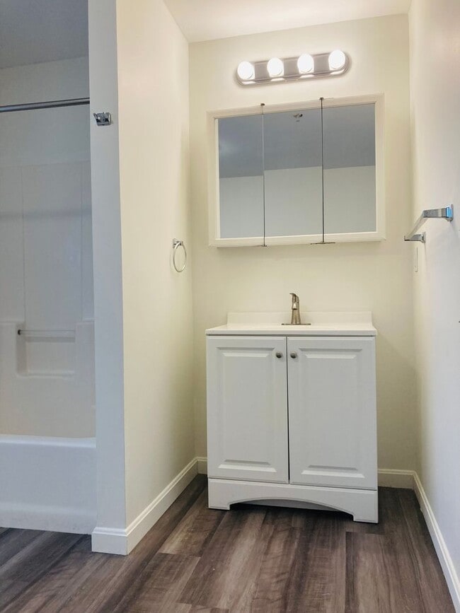 The Residences at Spaulding Place, Large 2 bed 1 bath modern apartment with W/D Hook ups., Rochester, NH 03868 - photo 7