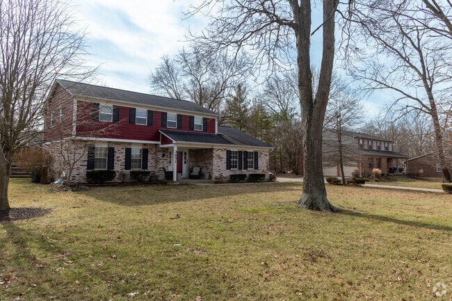 This group of family homes can be found along the streets of Landen.
