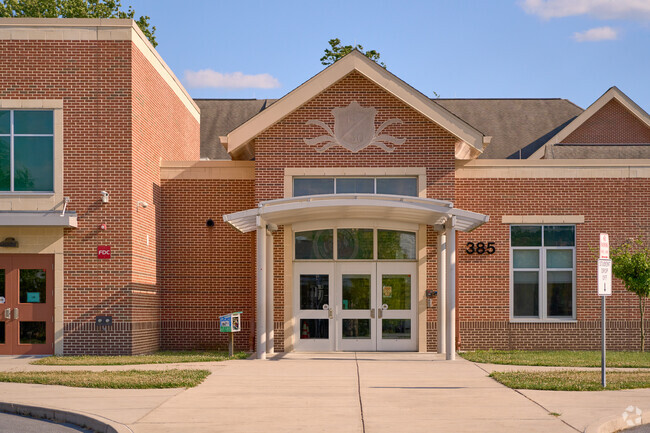 Bester Elementary earns a C+ rating from Niche.