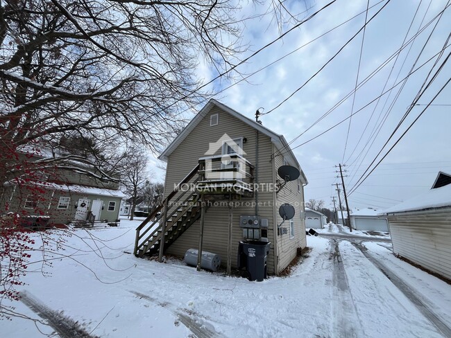 832 E 7th St, Anderson, IN 46012 - photo 2