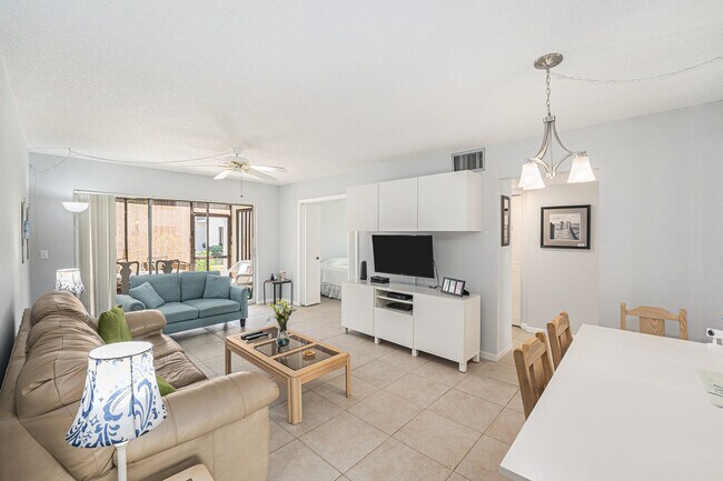 2211 Belleair Rd unit D4, Clearwater, FL 33764 - photo 5