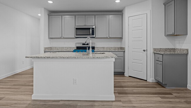 7304 9th St unit 36203132, Lubbock, TX 79416 - photo 2