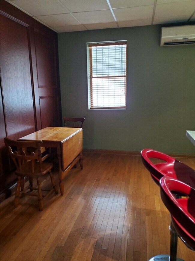 35 N Saginaw St unit 2, Pontiac, MI 48342 - photo 4