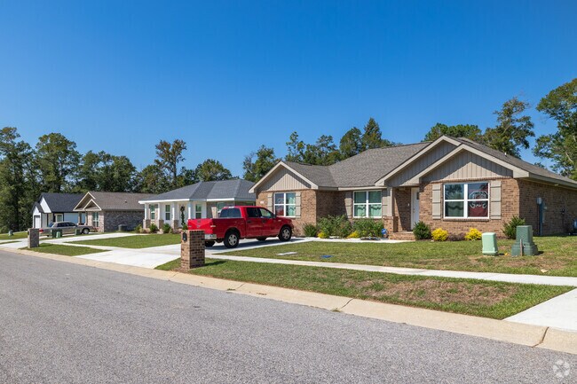 Celebrate the seasons in Colonial Heights, where every moment matters.