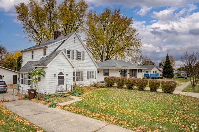 Homes neatly line the streets of Lansing Avenue Heights.