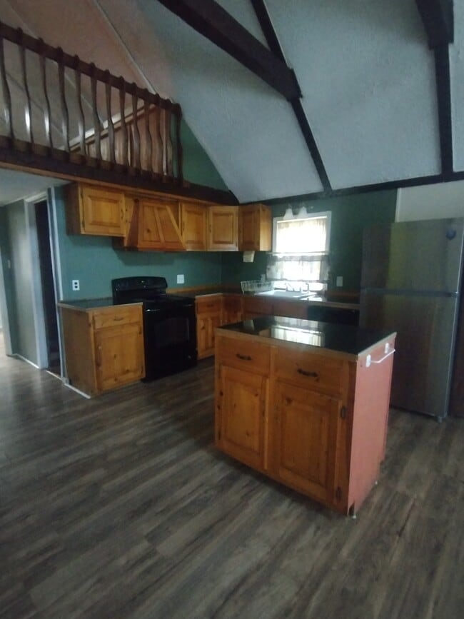 418 Mercury Dr, Bushkill, PA 18324 - photo 2