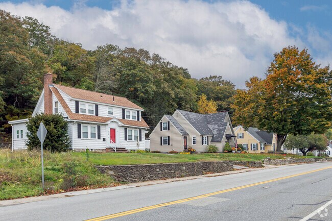 Colonial Revivals and modest two-story homes are often found in Fiskdale.