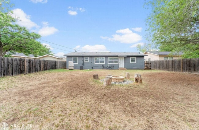 2316 47th St, Lubbock, TX 79412 - photo 3