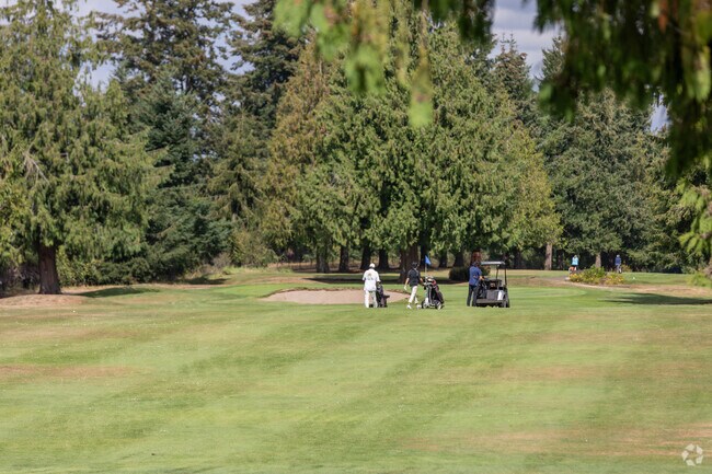 Golfers in Gaffney Lane can tee off at nearby courses surrounded by greenery.
