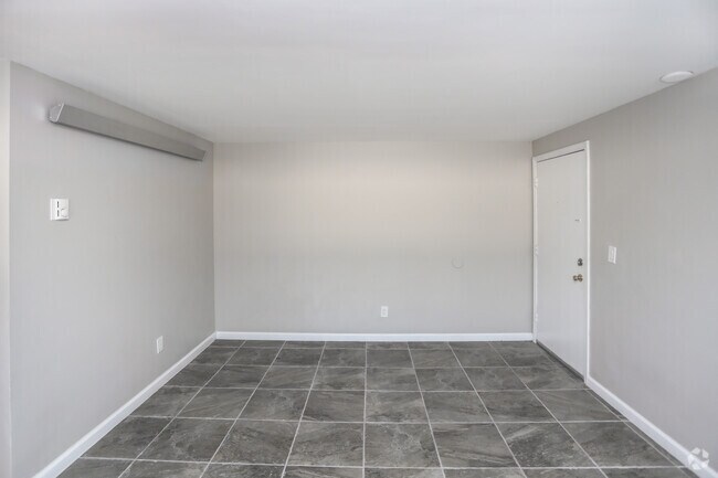 Maple Creek Village, Indianapolis, IN 46222 - photo 7