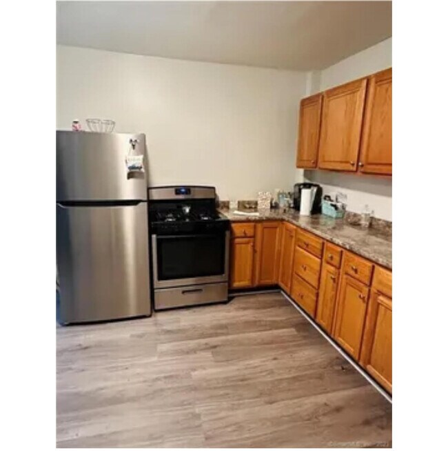 11 Clark St Unit 15B, East Hartford, CT 06108