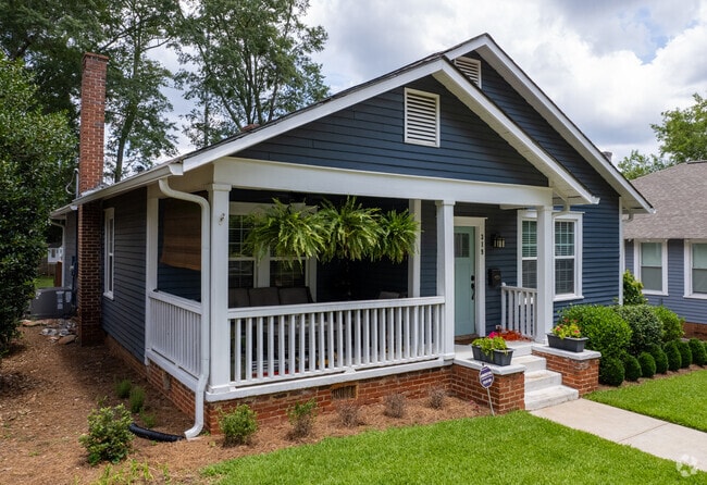 Spaulding County has 1930 craftsman style bungalows in the Griffin area.