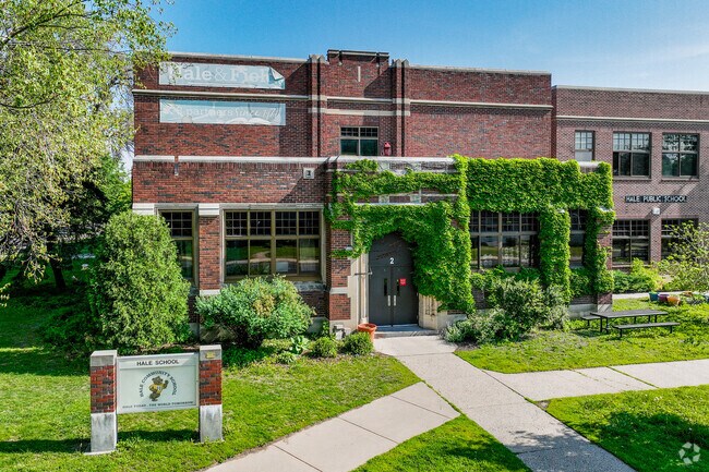 Hale Elementary School has an outstanding overall Niche grade of A-.