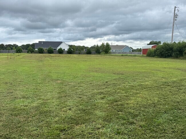 3811 McBroom Chapel Rd unit B, Cookeville, TN 38501 - photo 2