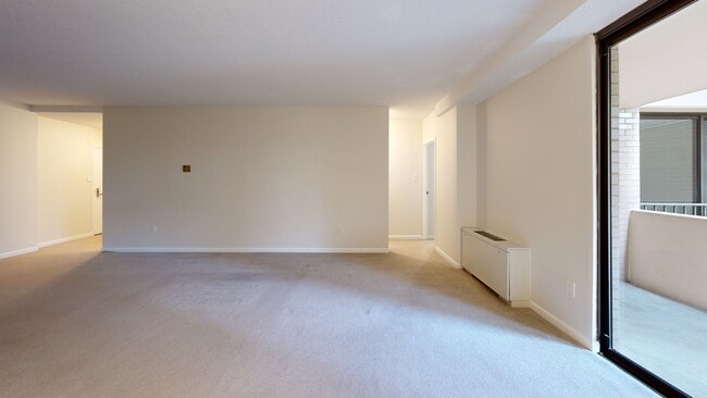 Hyde Park Condominium unit 303, Arlington, VA 22203 - photo 2