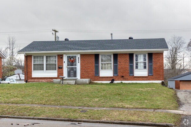 The median home in Joyland was constructed in 1963.