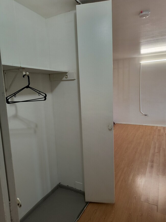 670 Hill Dr unit 209, Hoffman Estates, IL 60169 - photo 3