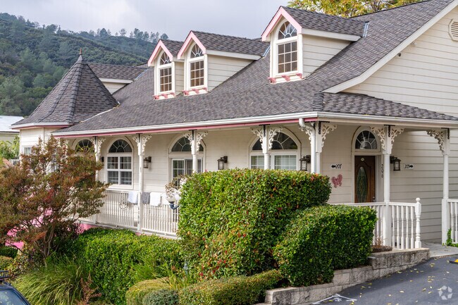 Mariposa’s homes offer privacy and comfort, with prices as low as $130,000.