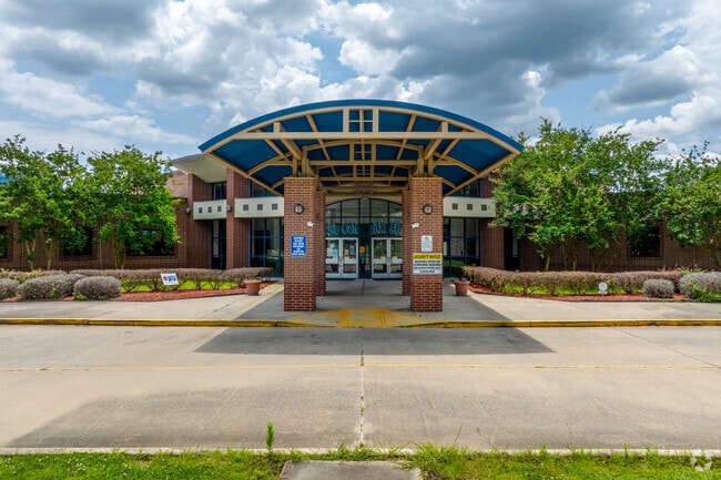 Live Oak Elementary School helps students learn and grow every day.