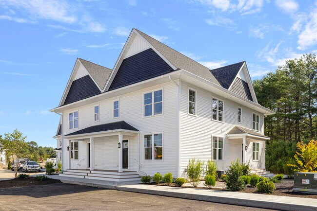 50 S County Trail unit 12A, North Kingstown, RI 02852 - photo 2