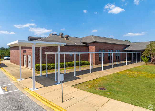 Garrett Elementary School has a Niche grade of C.