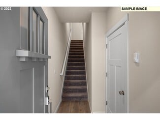 12035 SE High Creek Rd, Happy Valley, OR 97086