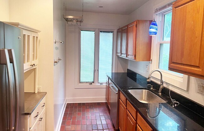 3436 Lyleburn Place unit 3436-02, Cincinnati, OH 45220 - photo 5