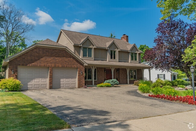 Holland Heights has a wide variety of home styles and sizes.