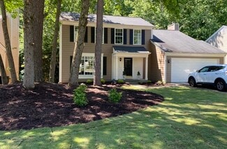 4935 Tanners Spring Dr, Alpharetta, GA 30022