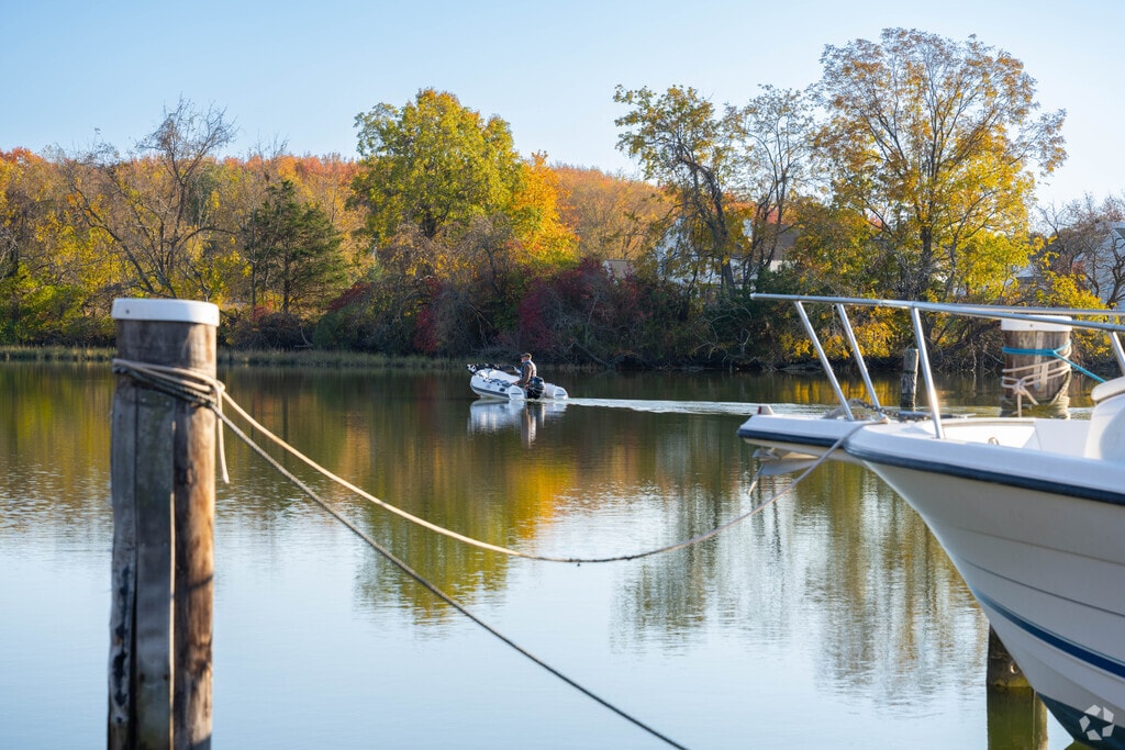 Queenstown’s boat docks provide easy access to Queenstown Creek.